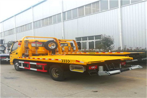 诏安附近拖车救援搭电